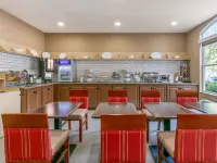 Comfort Inn & Suites Nashville Franklin Cool Springs Hotels in Franklin