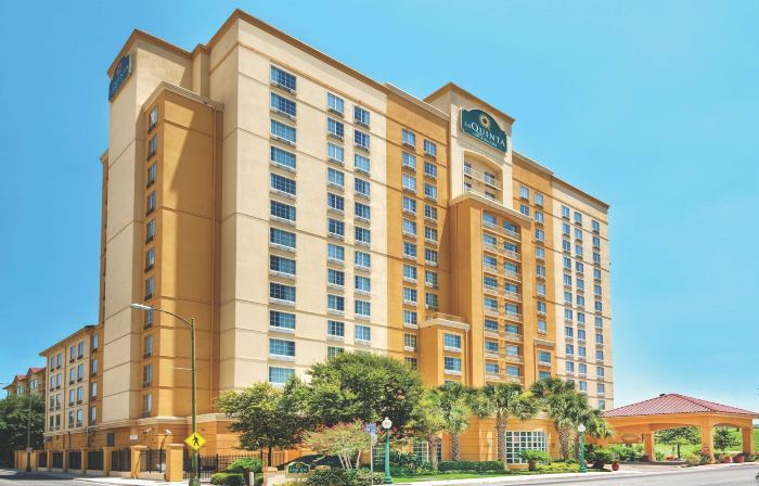 La Quinta Inn & Suites by Wyndham San Antonio Riverwalk