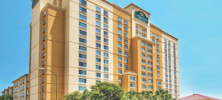 La Quinta Inn & Suites by Wyndham San Antonio Riverwalk Hotel di County Bexar