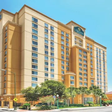 La Quinta Inn & Suites by Wyndham San Antonio Riverwalk