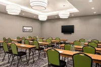 La Quinta Inn & Suites by Wyndham Burlington Hotels in Burlington