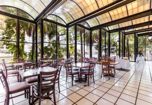 2. 컴포트 인 & ..