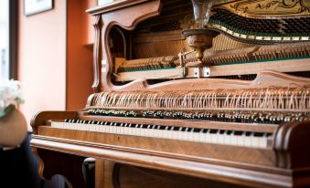 Hotel Boris V. by Happyculture