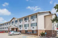 Super 8 by Wyndham Manhattan KS Hotels in Manhattan