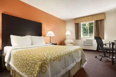 Days Inn by Wyndham Greenwood SC Hotels near sundance gallery