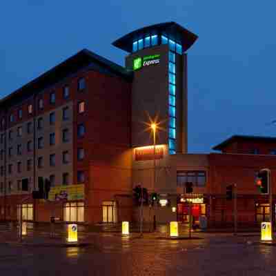 Holiday Inn Express Leicester City Hotel Exterior