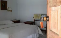 Tan Dirih Hotel Maninjau