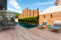 Flix Hotel - en bord de mer