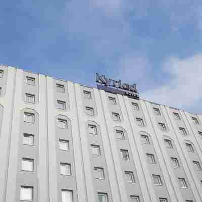 Campanile le Blanc Mesnil Hotel Exterior