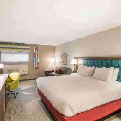 Hampton Inn & Suites by Hilton Houghton Rooms