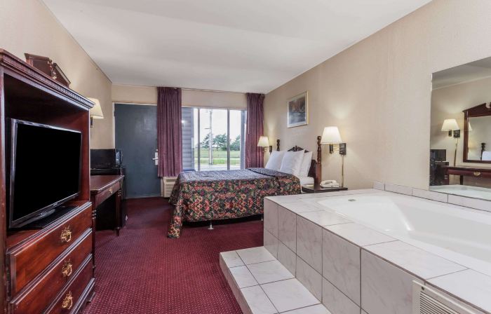 Days Inn by Wyndham Seymour