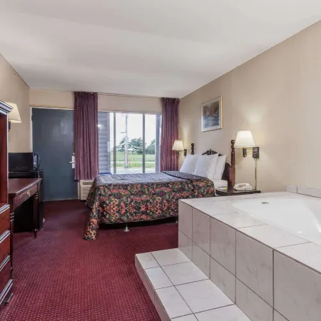 Days Inn by Wyndham Seymour