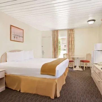 Knights Inn Page Hotels near Page Municipal Airport