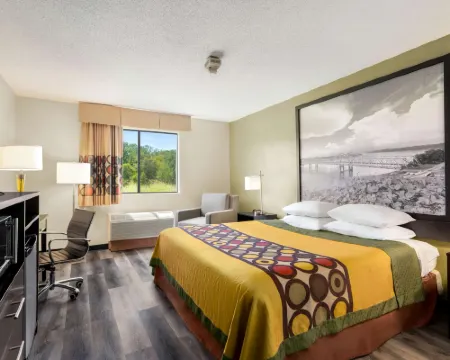 Super 8 by Wyndham Clinton Hotels in Clinton