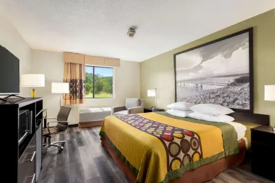 Super 8 by Wyndham Clinton Hotels near Mississippi College
