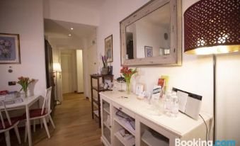 Like Romeo Suites - Housity