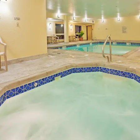 Holiday Inn Express & Suites EL DORADO, KS by IHG