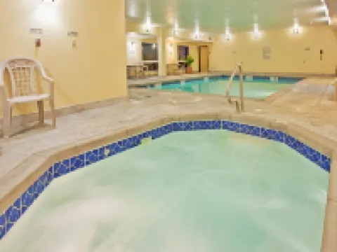Holiday Inn Express & Suites EL DORADO, KS by IHG