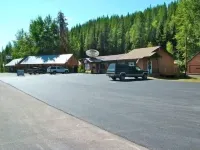 Glacier Haven Inn - parking