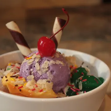 The Pinnacle Hotel and Suites