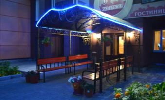 7 Kholmov Hotel