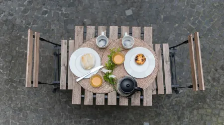 Apartamentos Santa Maria by Heart of Funchal Отели рядом с достопримечательностью «Old Shaar Hashamaim Synagogue»