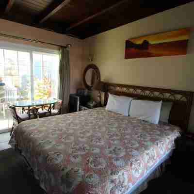 Edgewater Beach Inn & Suites Rooms