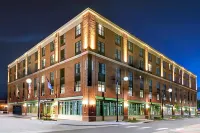 Courtyard Manhattan Aggieville Hotels in 