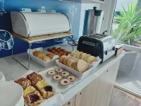 Ibis Budget Gosford - servizio colazione