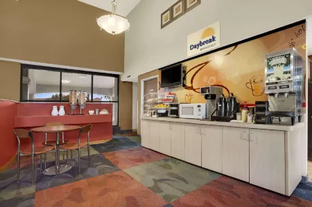 Days Inn by Wyndham Buena Park Отели рядом с достопримечательностью «Jain Centre of Southern California»