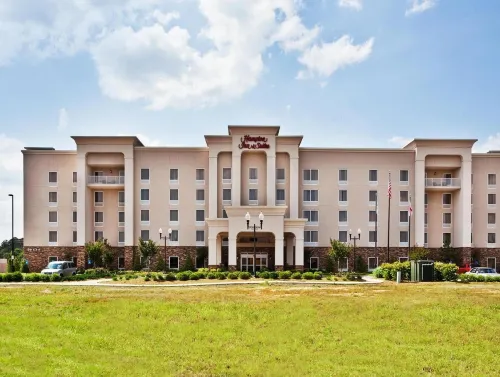 Hampton Inn & Suites Lanett - West Point - 2-Star