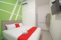 RedDoorz Plus at Grand Tara Homestay Palembang Hotels in Palembang