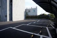 May Ave - Parkering