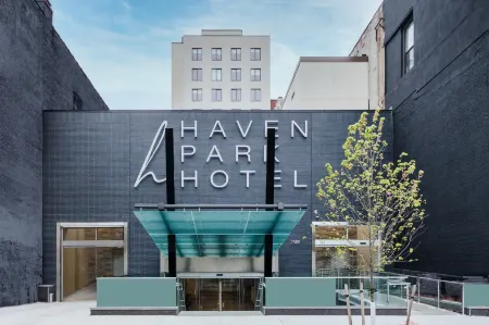 Wingate by Wyndham Bronx/Haven Park Отели рядом с достопримечательностью «Спортивная площадка Абрахам Линкольн»