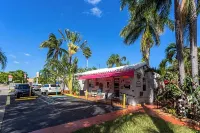Richard's Motel - Motels
