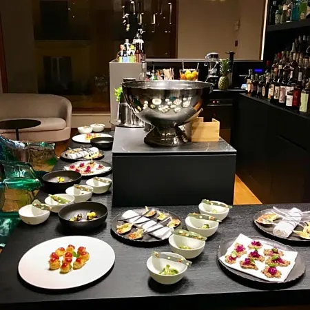 Bacã Suites, Restaurant & Bar