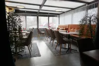 Avanti Hotel Apartments - Breakfast