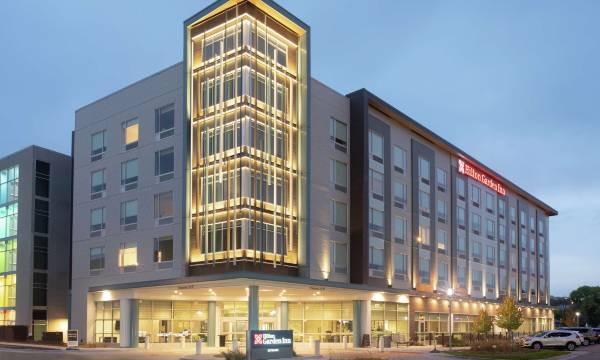 Hilton Garden Inn Omaha Aksarben Village