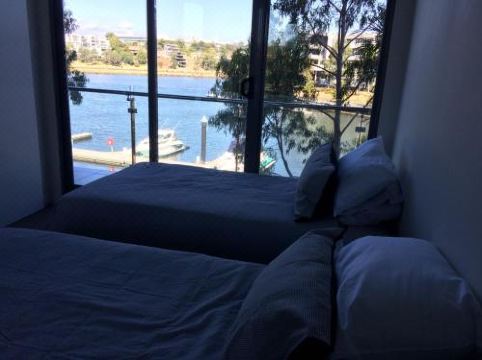 Marina View Apartment on the Maribyrnong River, Melbourne - Housity