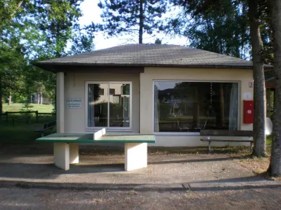 Camping le Rochat Belle Isle Hotel dekat Stade Montaigne