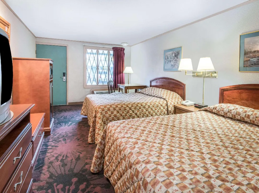 Knights Inn Canton - Canton, OH