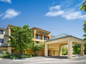 Courtyard Boulder Longmont