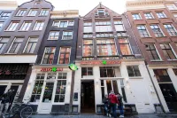 Durty Nelly's Inn Hotels in der Nähe von Theater Instituut Nederland