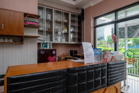 RedDoorz Syariah Near Taman Rekreasi Kalianget Wonosobo Отели в г. Mojotengah