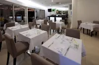 白色水域飯店 聖克魯斯住宿飯店
