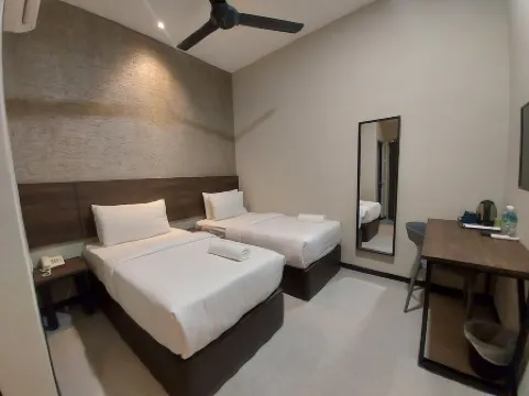 Miico Hotel @ Mount Austin Отели рядом с достопримечательностью «Заповедник Пальмира»