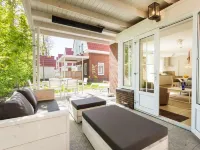 Luxurious Stately Villa with 3 Bathrooms, 1km from the Beach