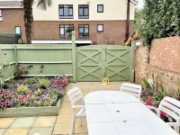 Somers House - Pet Friendly & Parking Hotels in Portsmouth