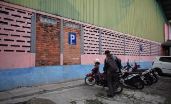 RedDoorz Near Taman Kota Lapang Merdeka Sukabumi