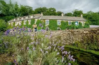 The Swan Hotel - parking